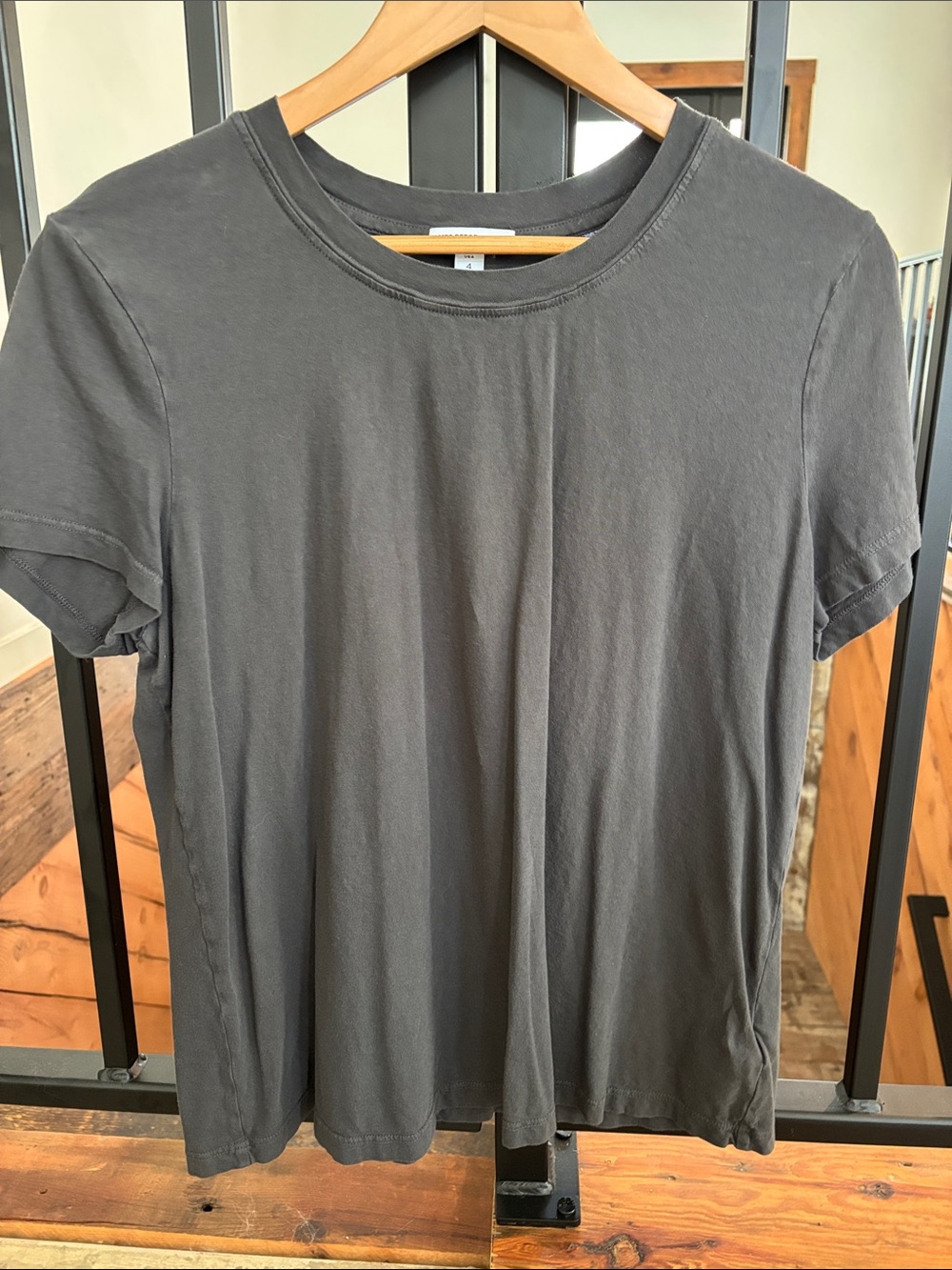 James Perse Short-Sleeve Crewneck Tee in Charcoal Gray